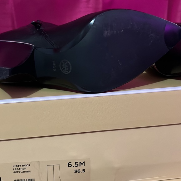 Michael Kors Lizzy leather boots….Size 6.5 - Picture 4 of 7